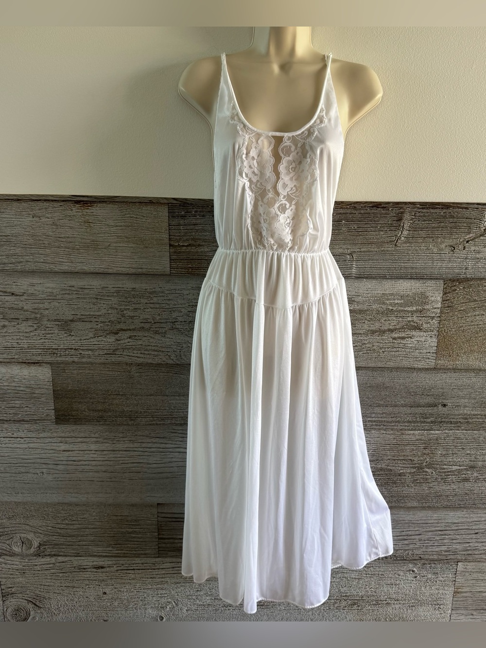 Vintage Flair White Nylon Lace Nightgown Lounge Dress Petite USA Made (C1)